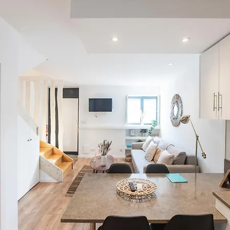 Lovelystay - Urban Holiday home